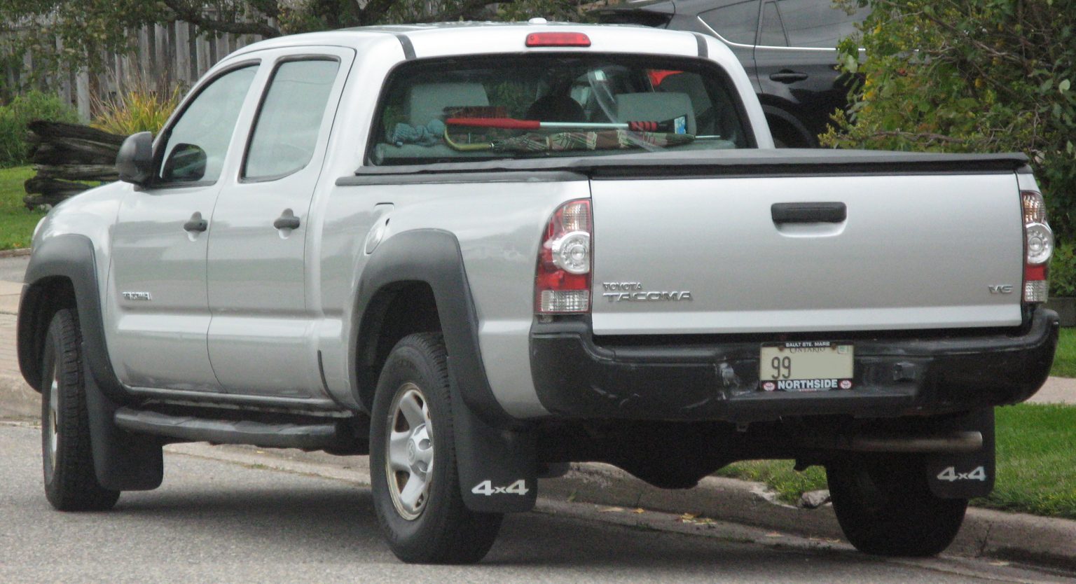 can a toyota tacoma fit a full mattress