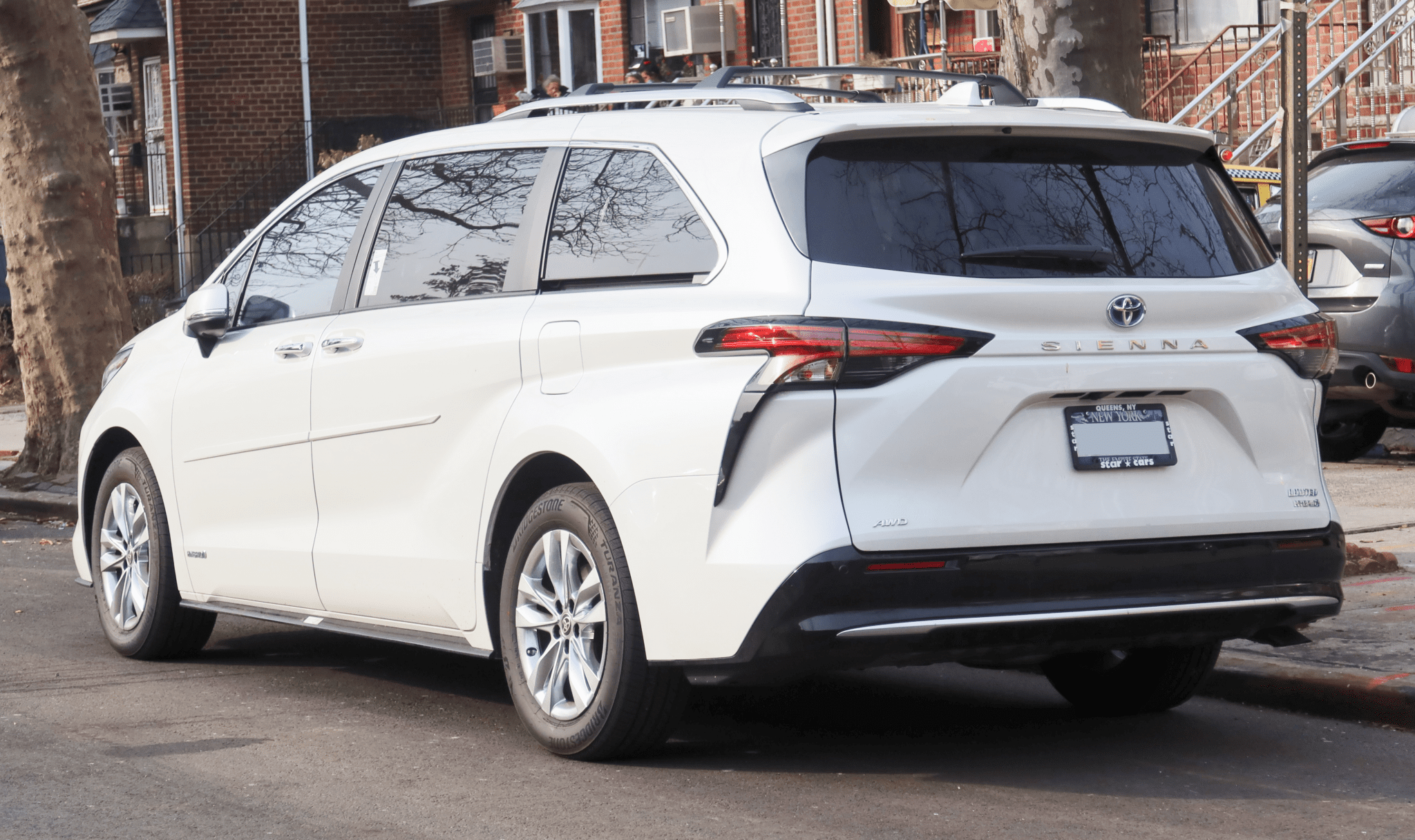 How Much Does A Toyota Sienna Weigh? [Answered]