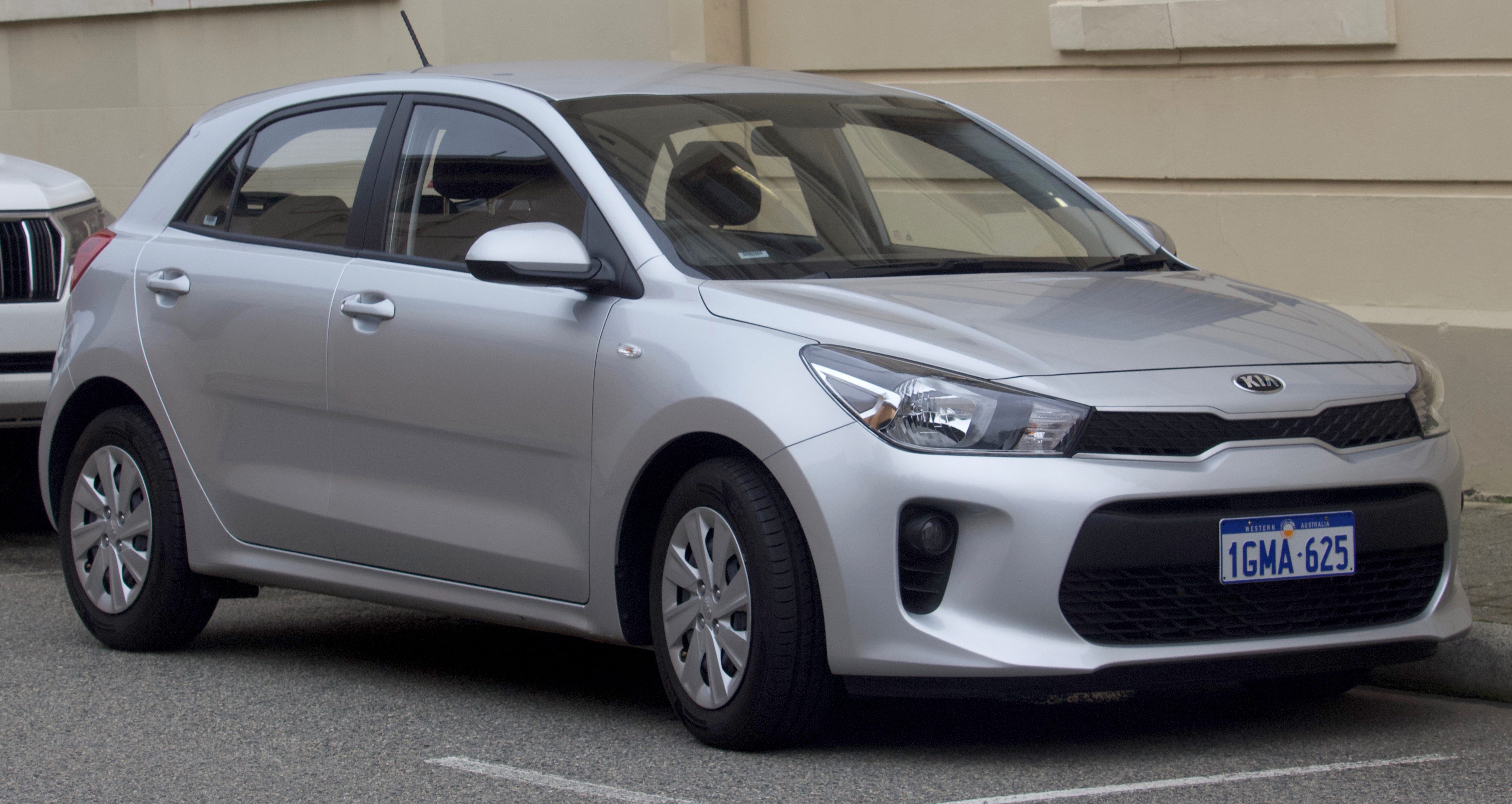 File:2018 Kia Rio (YB) S 5-door hatchback (2018-08-06) 01.jpg - Wikimedia  Commons