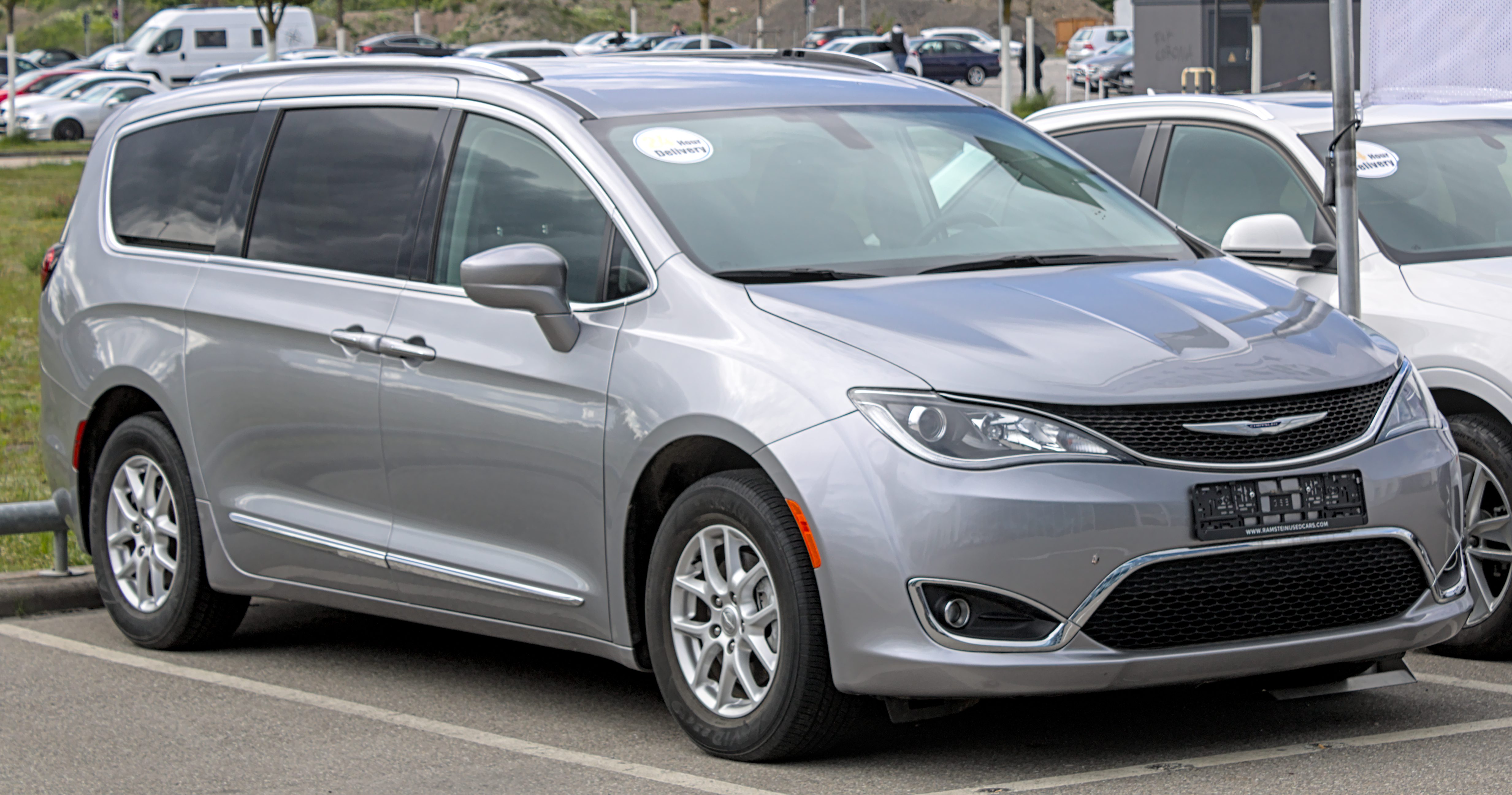 File:Chrysler Pacifica (RU) IMG 4367.jpg - Wikimedia Commons