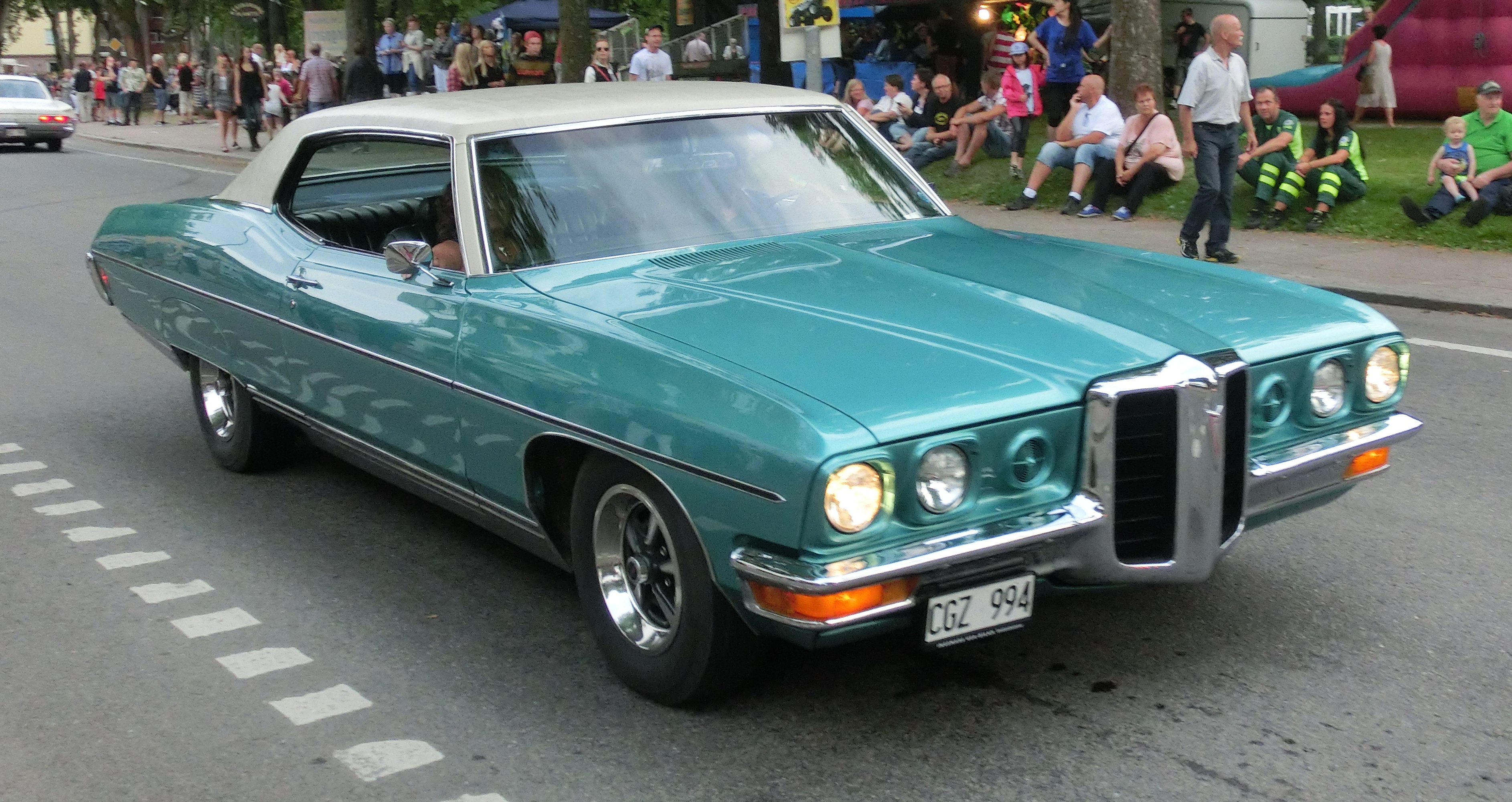 File:Pontiac Bonneville 1970 - Falköping cruising 2013 - 1708.jpg -  Wikimedia Commons